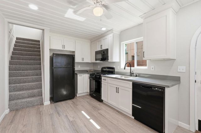 112 Fairview Ave, Modesto, CA 95354