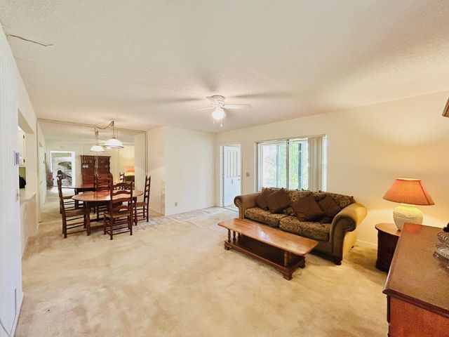 414 Pine Glen Lane C-1, Greenacres, FL 33463
