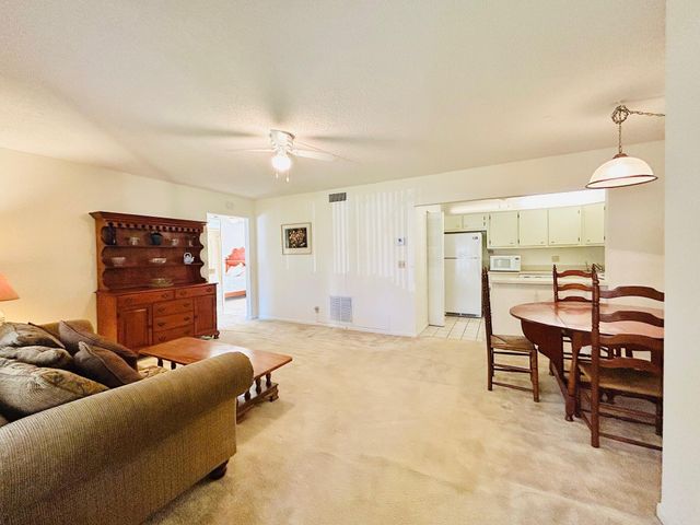 414 Pine Glen Lane C-1, Greenacres, FL 33463