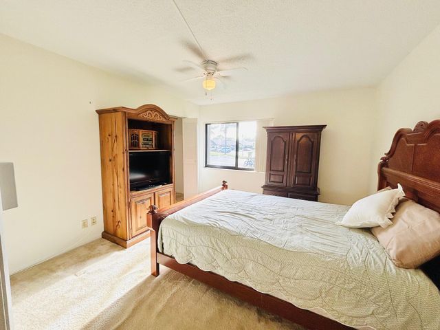 414 Pine Glen Lane C-1, Greenacres, FL 33463