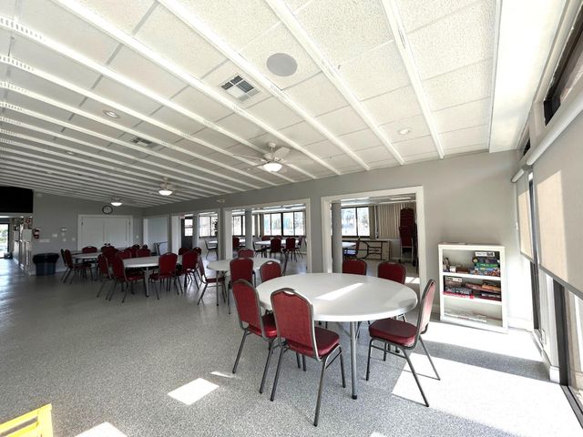 414 Pine Glen Lane C-1, Greenacres, FL 33463