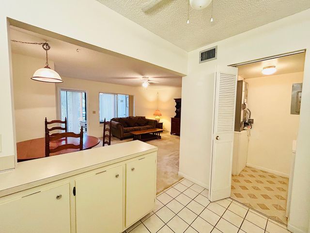 414 Pine Glen Lane C-1, Greenacres, FL 33463