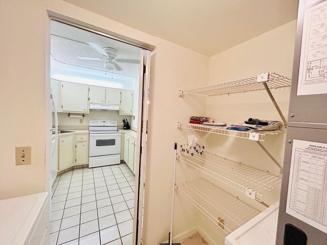 414 Pine Glen Lane C-1, Greenacres, FL 33463