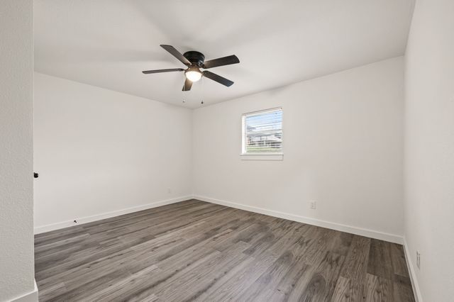 103 Park Trail Place, Joshua, TX 76058