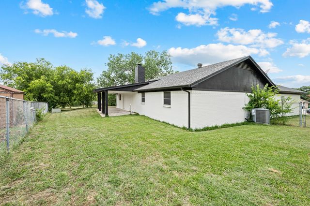 103 Park Trail Place, Joshua, TX 76058