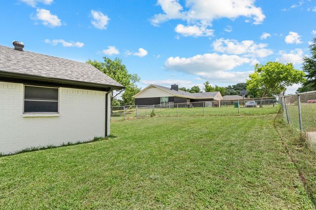 103 Park Trail Place, Joshua, TX 76058