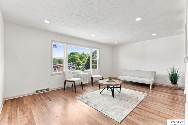 1418 Fairfax Road, Bellevue, NE 68005