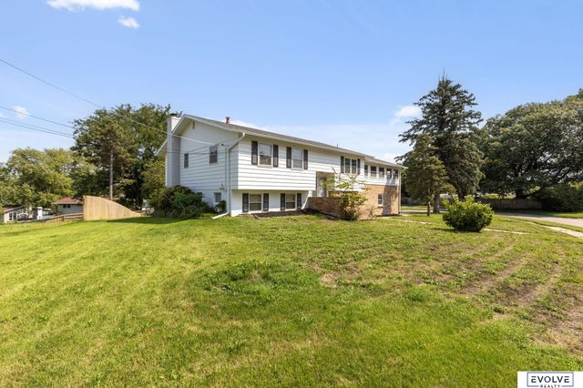 1418 Fairfax Road, Bellevue, NE 68005