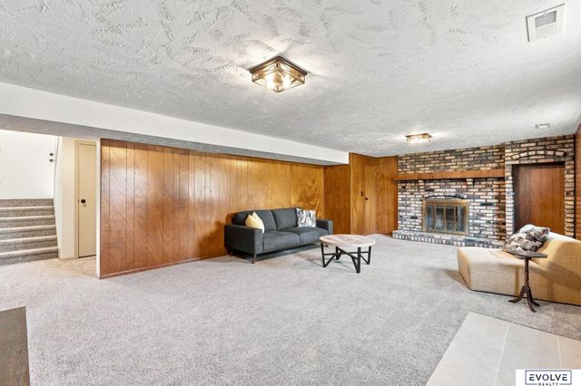 1418 Fairfax Road, Bellevue, NE 68005