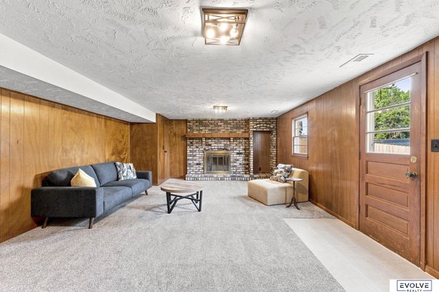 1418 Fairfax Road, Bellevue, NE 68005