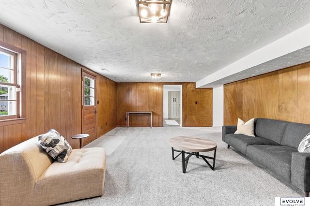1418 Fairfax Road, Bellevue, NE 68005