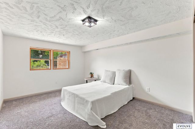 1418 Fairfax Road, Bellevue, NE 68005