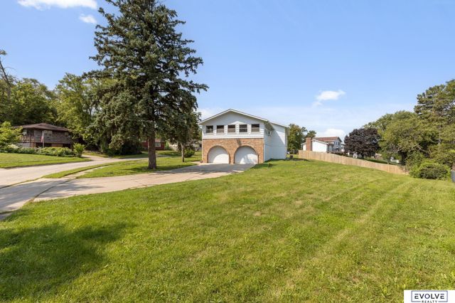 1418 Fairfax Road, Bellevue, NE 68005
