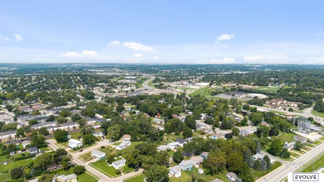 1418 Fairfax Road, Bellevue, NE 68005