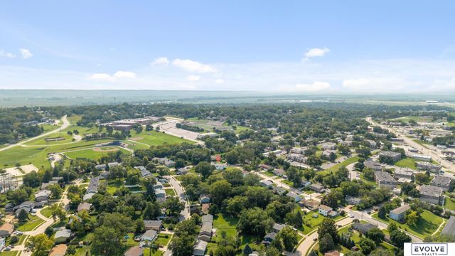 1418 Fairfax Road, Bellevue, NE 68005