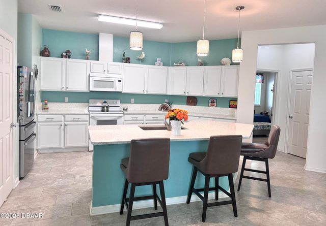 525 Champion Ridge Drive, Daytona Beach, FL 32124