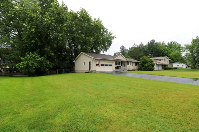 244 Southridge Drive, Greece, NY 14626