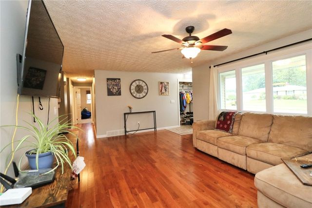 244 Southridge Drive, Greece, NY 14626