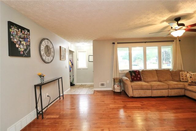 244 Southridge Drive, Greece, NY 14626