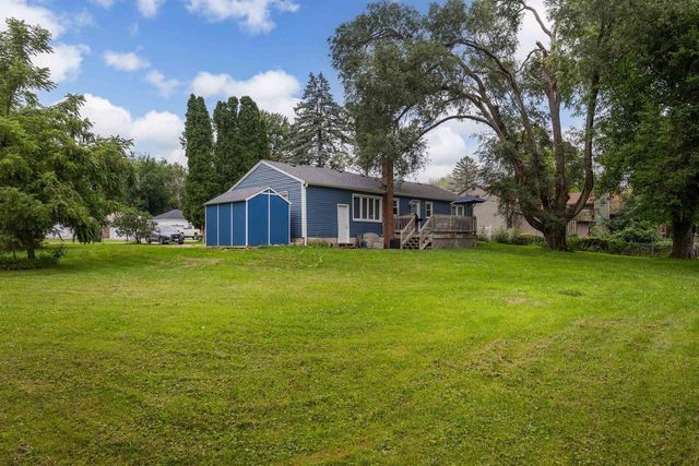1608 East Road 1, Edgerton, WI 53534