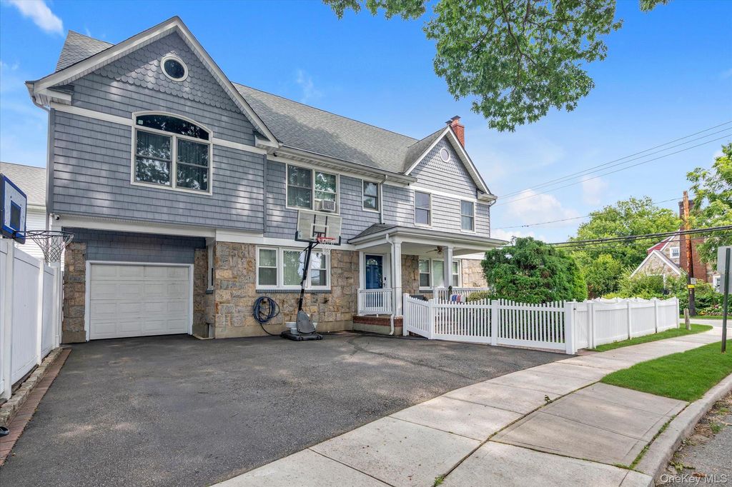 1 Windsor Place, Lynbrook, NY 11563 — photo 2