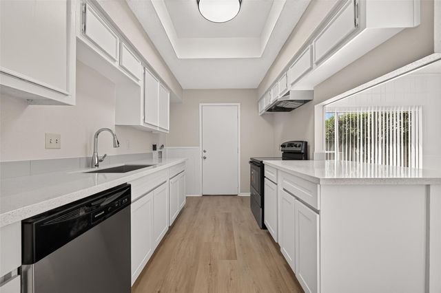 7700 Creekbend Drive 49, Houston, TX 77071