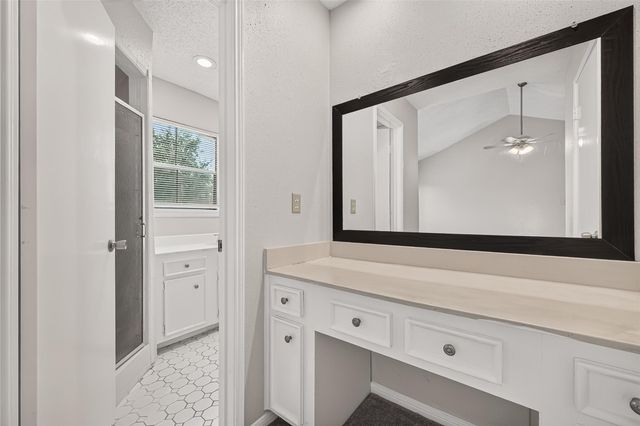 7700 Creekbend Drive 49, Houston, TX 77071