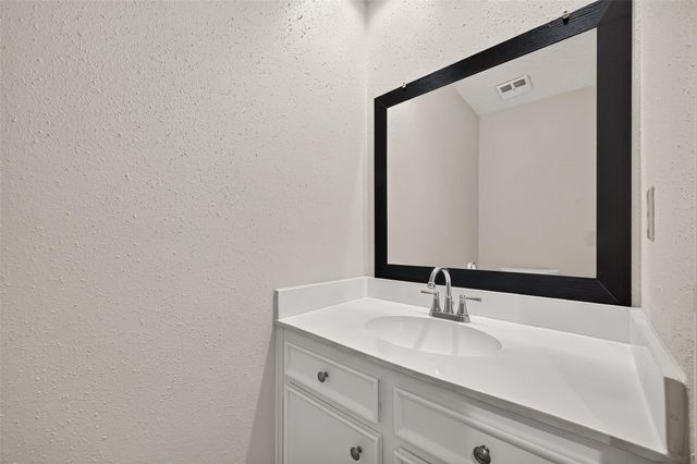 7700 Creekbend Drive 49, Houston, TX 77071