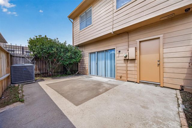 7700 Creekbend Drive 49, Houston, TX 77071