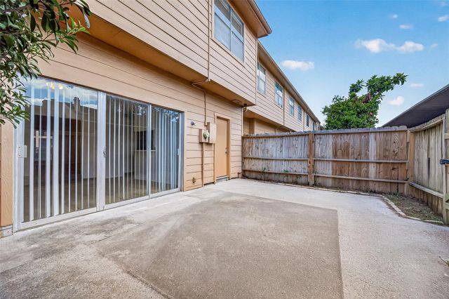 7700 Creekbend Drive 49, Houston, TX 77071