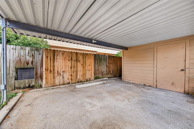 7700 Creekbend Drive 49, Houston, TX 77071