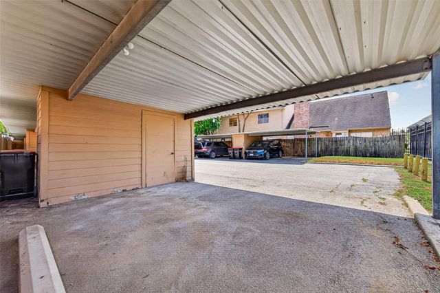7700 Creekbend Drive 49, Houston, TX 77071