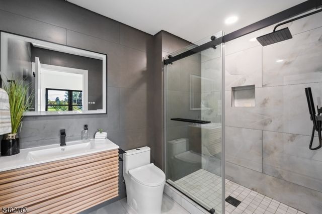 756 Allwood Rd, Clifton City, NJ 07012