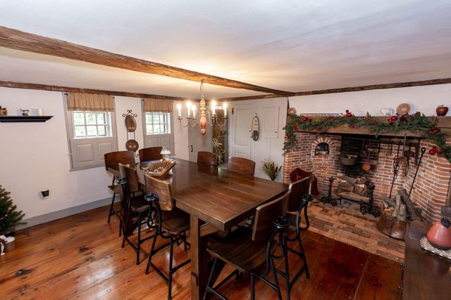 32 Sandown Road, Danville, NH 03819