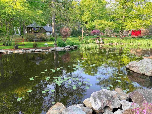 32 Sandown Road, Danville, NH 03819
