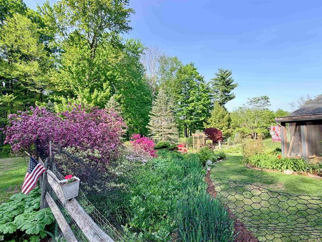 32 Sandown Road, Danville, NH 03819