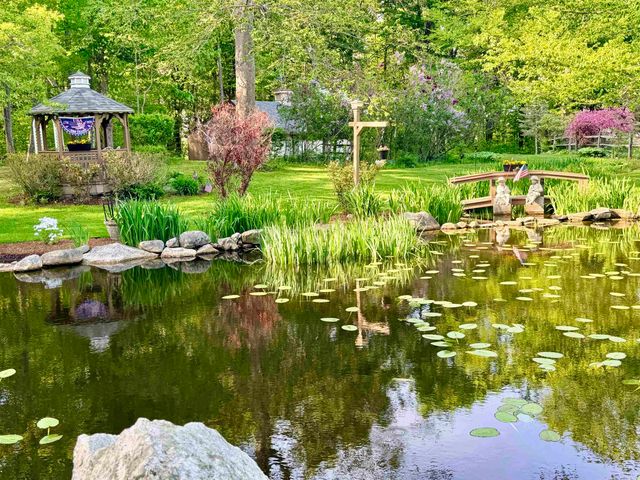 32 Sandown Road, Danville, NH 03819