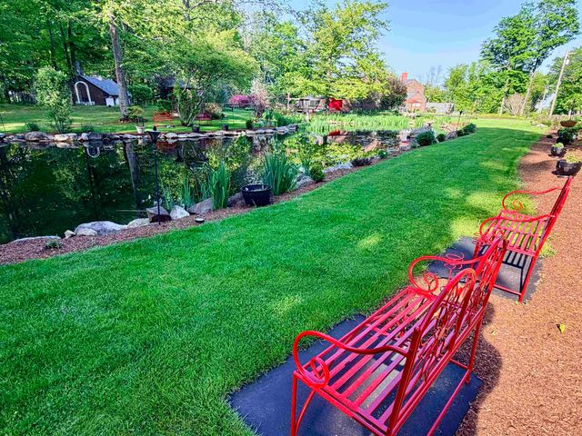 32 Sandown Road, Danville, NH 03819