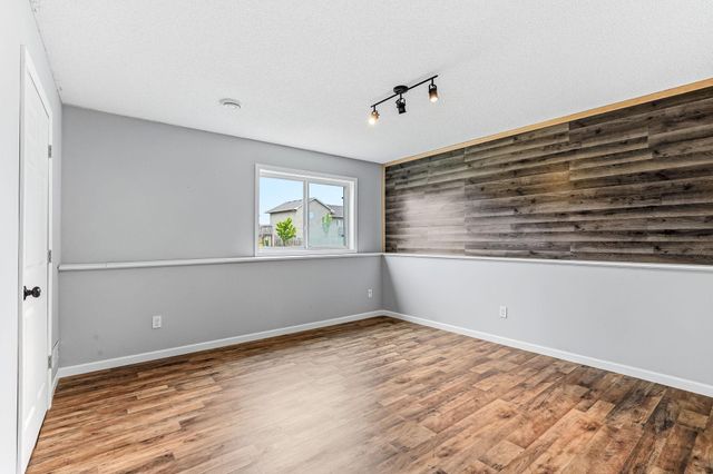 925 Highview Loop SE, Pine City, MN 55063