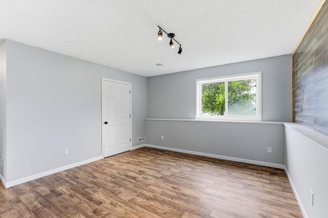 925 Highview Loop SE, Pine City, MN 55063