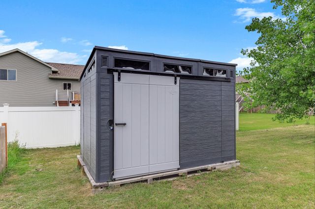 925 Highview Loop SE, Pine City, MN 55063