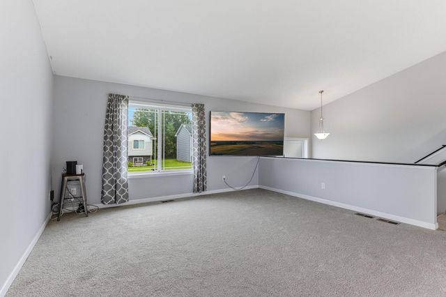 925 Highview Loop SE, Pine City, MN 55063