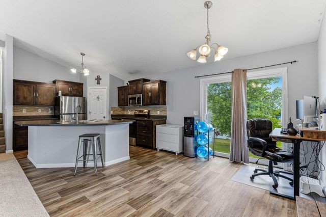 925 Highview Loop SE, Pine City, MN 55063