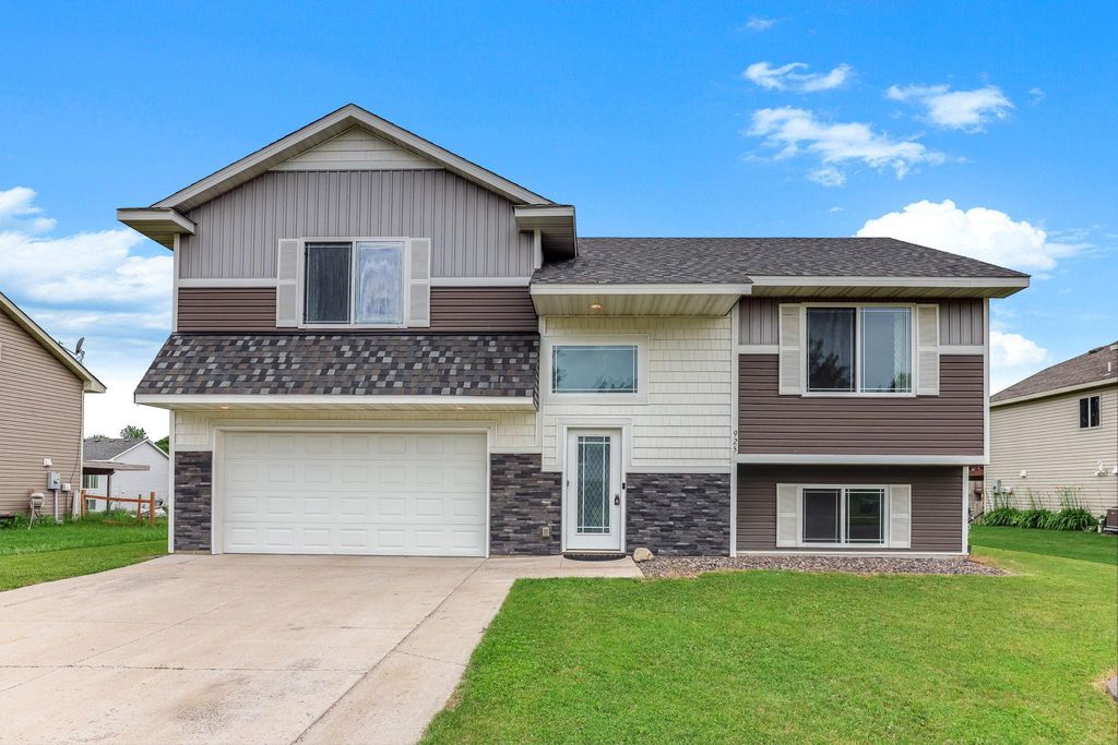 925 Highview Loop SE, Pine City, MN 55063