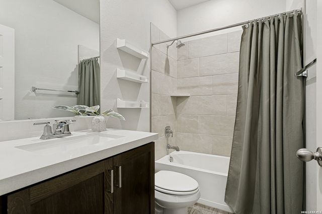 7350 Walkers Loop, Live Oak, TX 78233