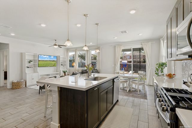 7350 Walkers Loop, Live Oak, TX 78233