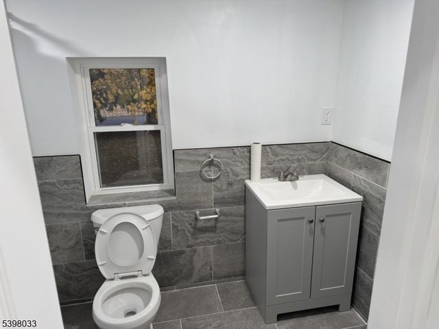 624 Alpha St, Alpha Boro, NJ 08865