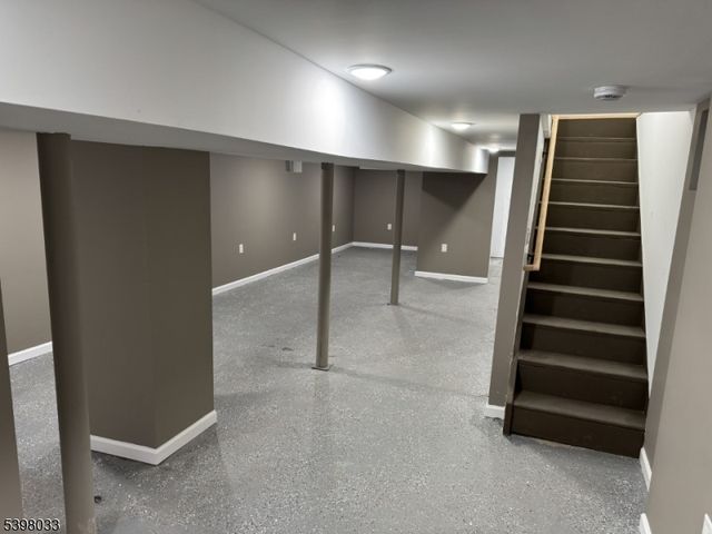 624 Alpha St, Alpha Boro, NJ 08865