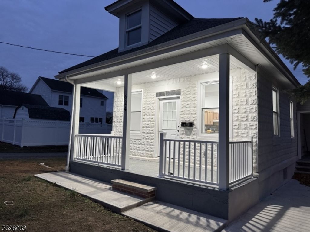 624 Alpha St, Alpha Boro, NJ 08865