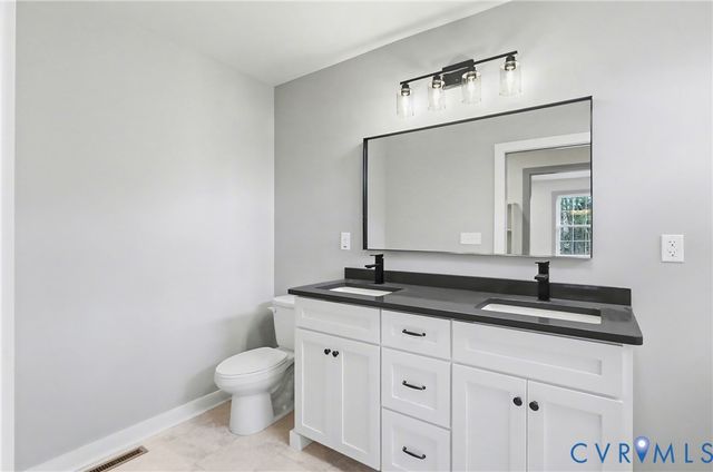 205 Zion Dr, Farmville, VA 23901